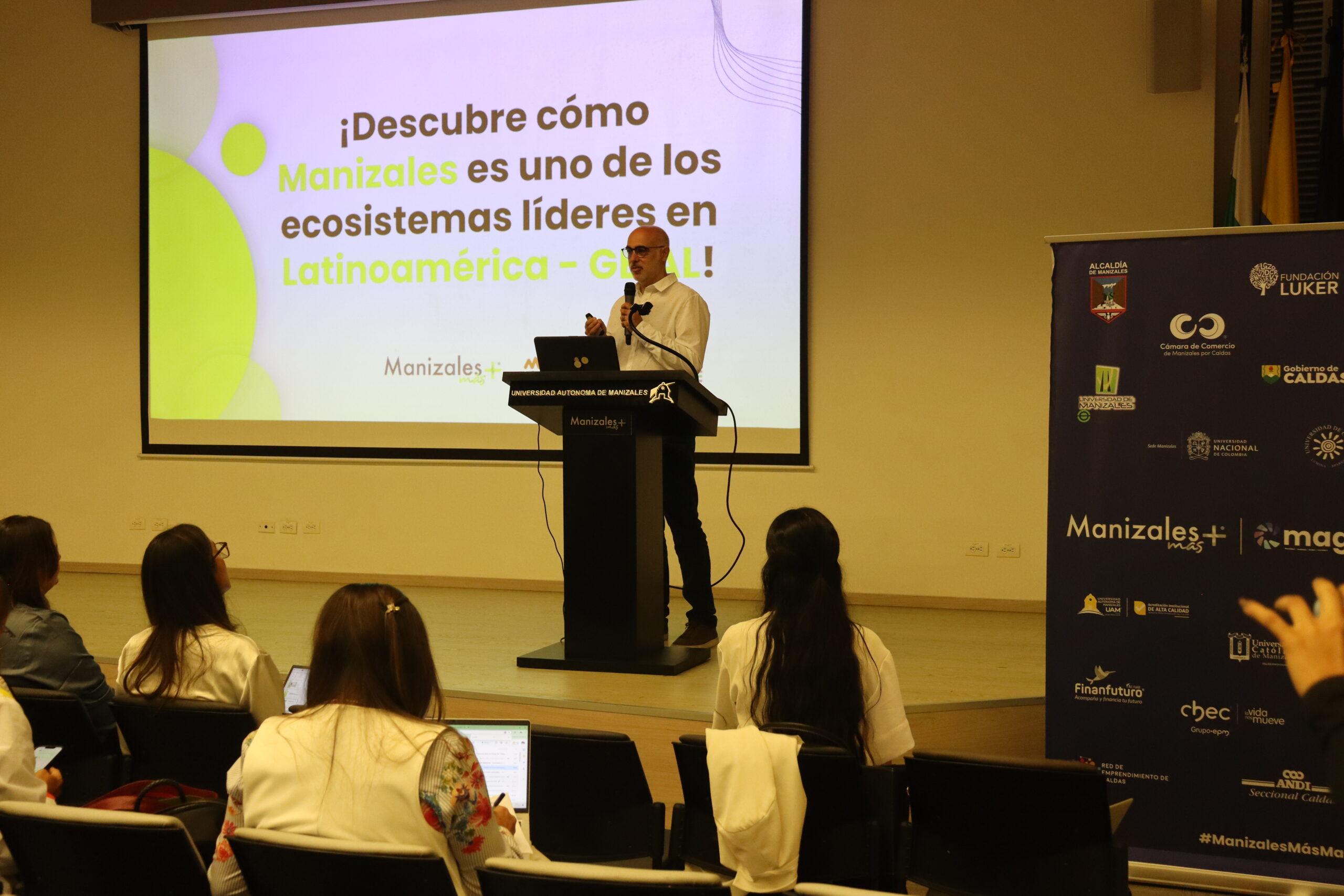 Fotografías del evento de presentación del ranking GEIAL 2024 en Manizales, que destacó el desempeño de la ciudad en innovación y emprendimiento en América Latina.