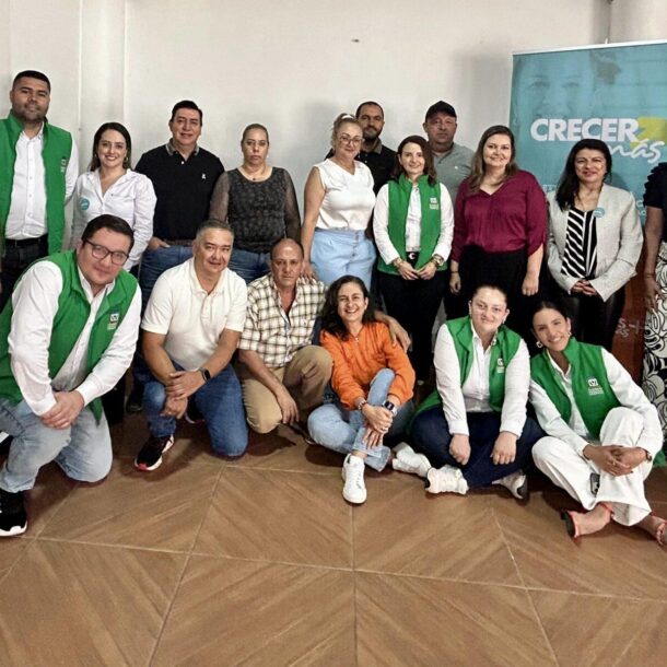Foto: Manizales Más. Empresarios del grupo presencial en Aranzazu durante el lanzamiento de la quinta cohorte del programa Crecer Más.