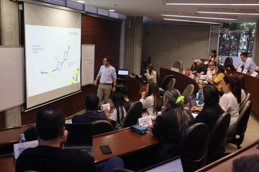 Sesión de entrenamiento en ventas del programa Empresas de Alto Potencial.